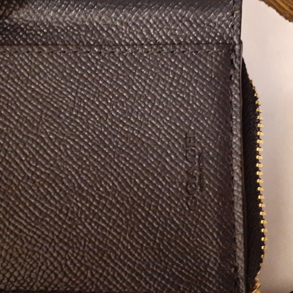 COACH DK BLUE LEATHER TRIFOLD WALLET NWOT - Picture 9 of 10